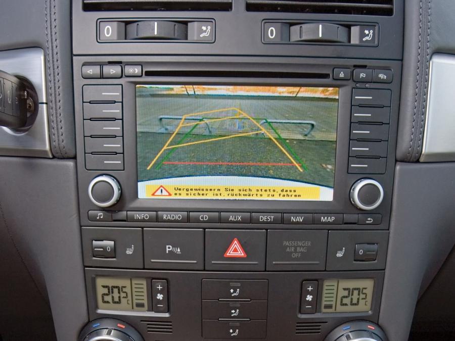  Volkswagen Touareg Individual 2007 года  (фото 6 из 22)